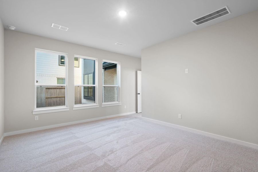 Spacious, unfurnished interior of a new home in Sienna 45', 50', Missouri City (Image 33). Spacious, unfurnished interior of a new home in Sienna 45', 50', Missouri City (Image 33).