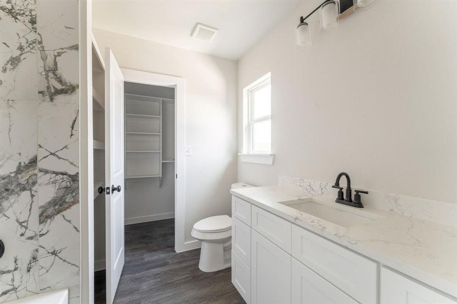 Furnished interior view inside a new home in , Fort Worth (Image 6). Furnished interior view inside a new home in , Fort Worth (Image 6).