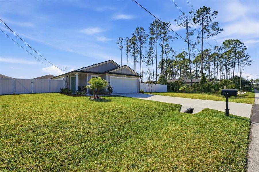 Exterior details and patio area of a home in Palm Coast Homesites, Palm Coast (Image 29).