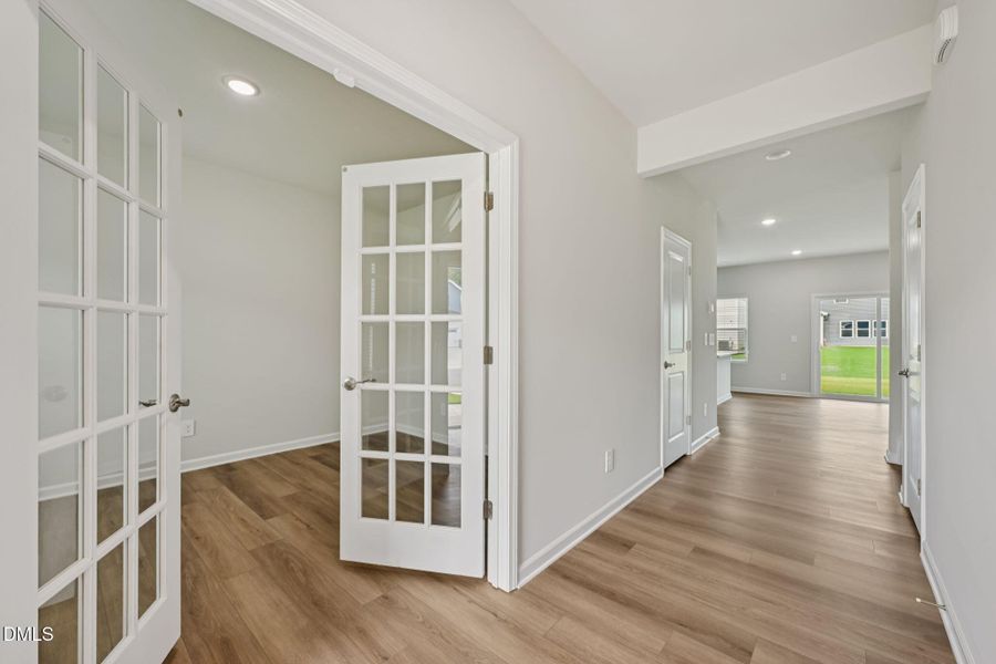 17-web-or-mls-Raleigh - Oak Manor - 744