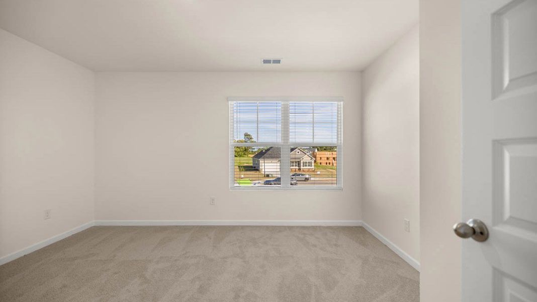 Spacious, unfurnished interior of a new home in Estates at Deer Hollow, Grovetown (Image 37).