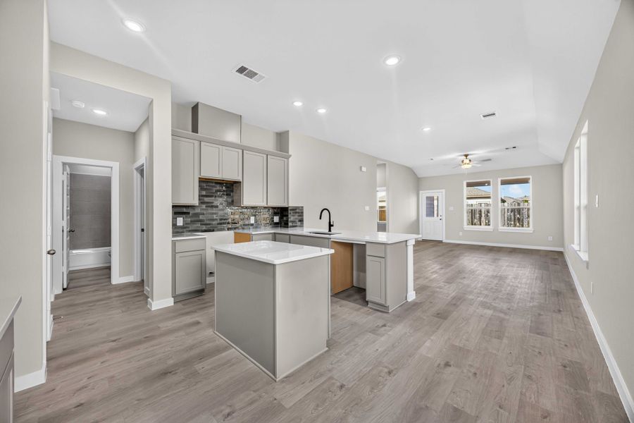 16836 Needlepoint Dr - Hawthorne - Kitchen