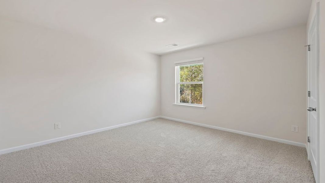 Spacious, unfurnished interior of a new home in Cedar Gap, Fountain Inn (Image 25).