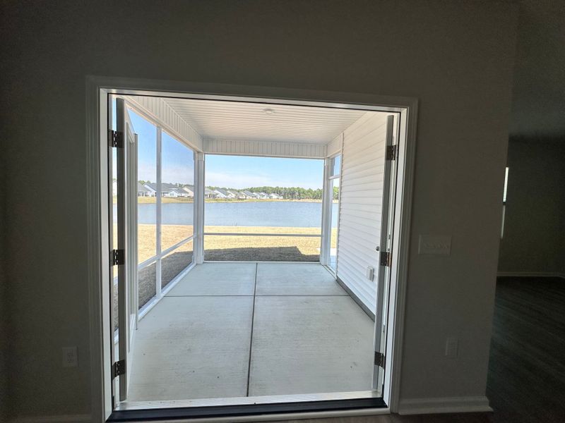 Spacious, unfurnished interior of a new home in Arcadia, Myrtle Beach (Image 21).