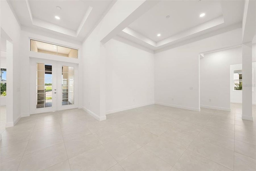 Spacious, unfurnished interior of a new home in , Sarasota (Image 23).