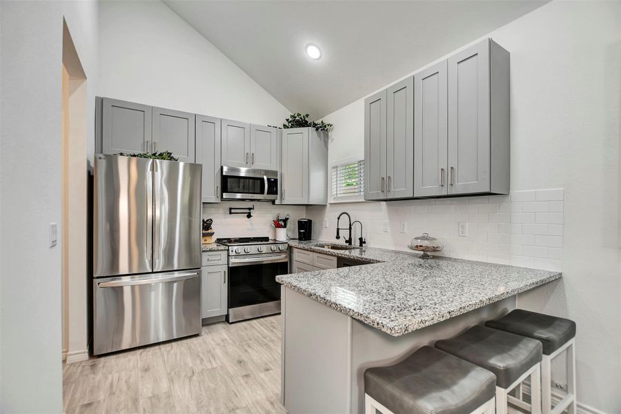 Furnished interior view inside a new home in Lake Conroe Village, Montgomery (Image 17).
