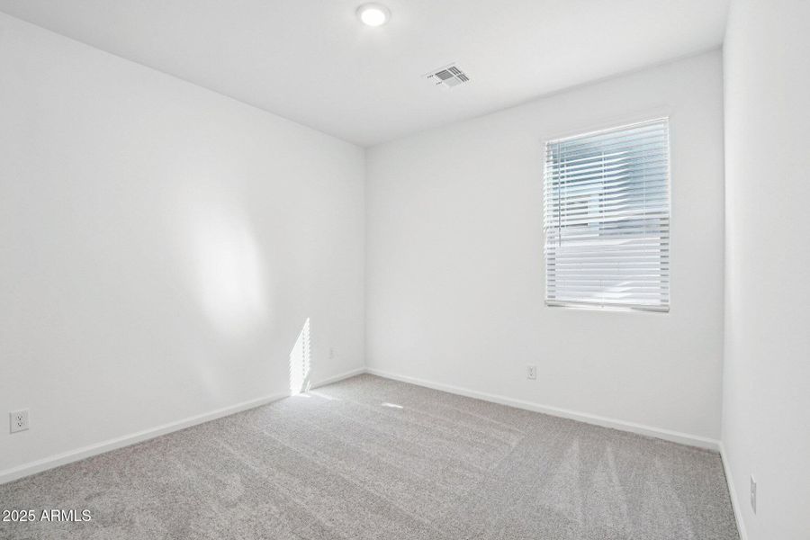 26-web-or-mls-W Tamarisk Ave-S1012-022