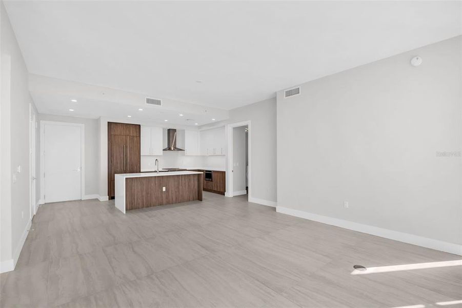 Spacious, unfurnished interior of a new home in , St. Petersburg (Image 23). Spacious, unfurnished interior of a new home in , St. Petersburg (Image 23).