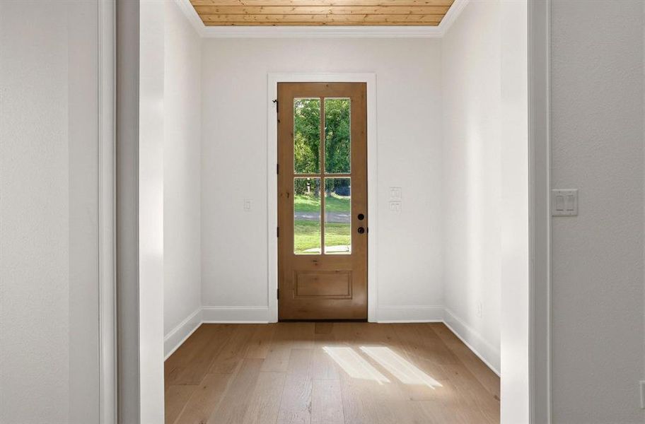 Spacious, unfurnished interior of a new home in , Athens (Image 34).