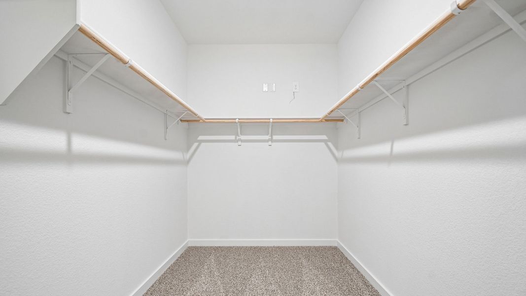 Spacious, unfurnished interior of a new home in Rosenbusch Ranch, Leander (Image 22).