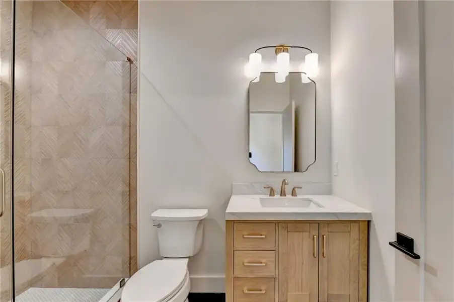 Furnished interior view inside a new home in Lyndon Creek, Milton (Image 46).