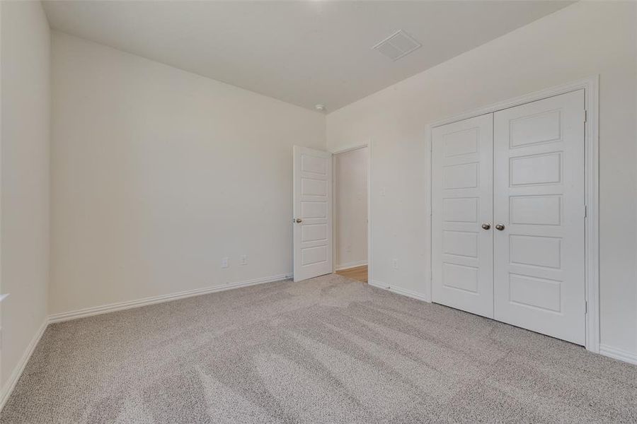 Spacious, unfurnished interior of a new home in Spiritas Ranch, Little Elm (Image 15).