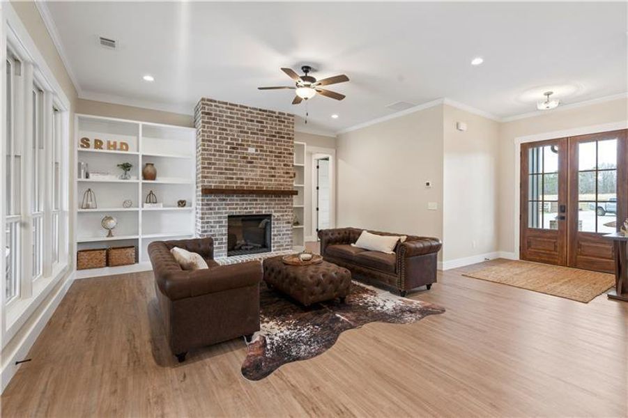 Furnished interior view inside a new home in , Temple (Image 11).