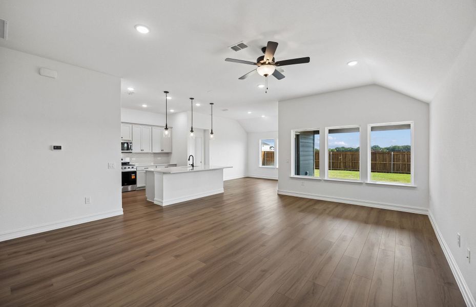 Spacious, unfurnished interior of a new home in Ribbonwood, Aubrey (Image 14).