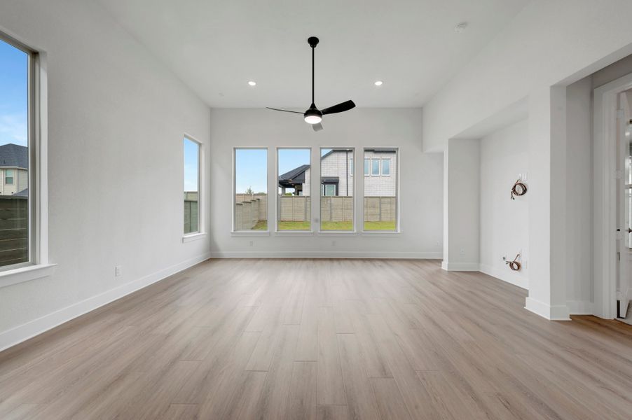 Spacious, unfurnished interior of a new home in Treeline, Justin (Image 22).