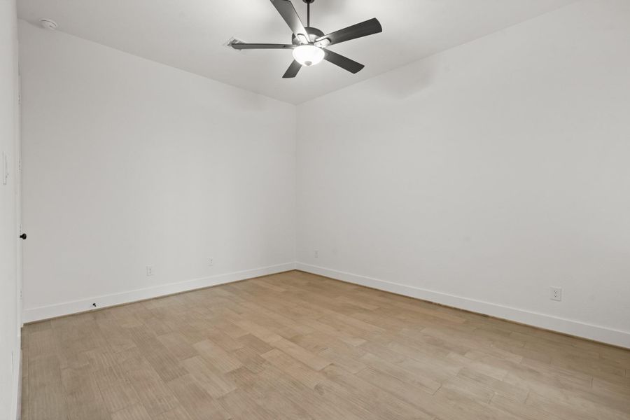Spacious, unfurnished interior of a new home in Legacy Prairie at Katy Court 60', Katy (Image 12).