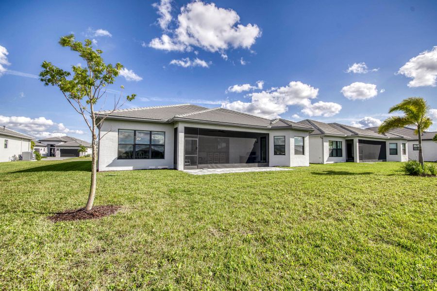 Exterior details and patio area of a home in , Port St. Lucie (Image 3).
