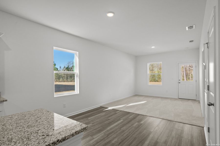 Spacious, unfurnished interior of a new home in Sutton Farms, San Antonio (Image 27).