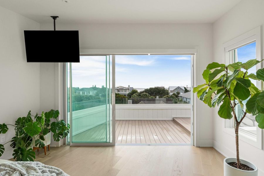 Exterior details and patio area of a home in , Isle Of Palms (Image 33).