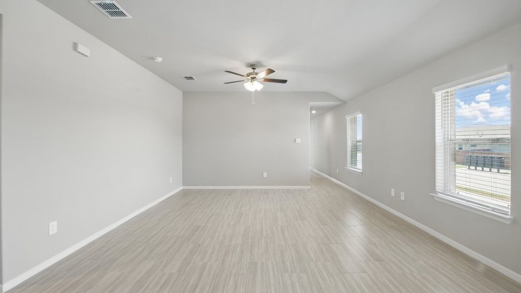 Spacious, unfurnished interior of a new home in Springhill South, Boyd (Image 21).