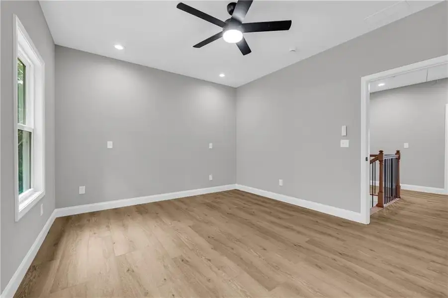 Spacious, unfurnished interior of a new home in , Franklin Springs (Image 20).