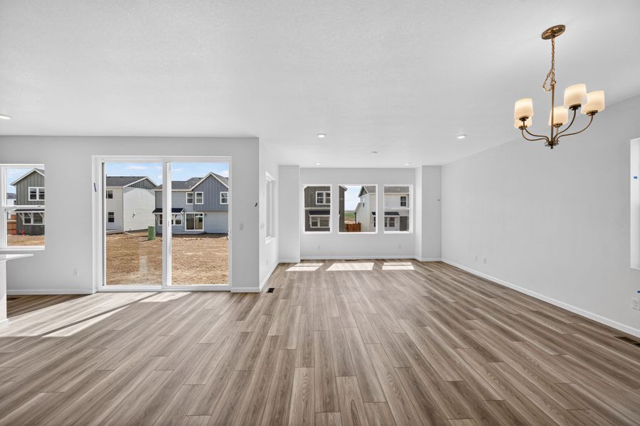 Spacious, unfurnished interior of a new home in Sky Ranch, Aurora (Image 10).