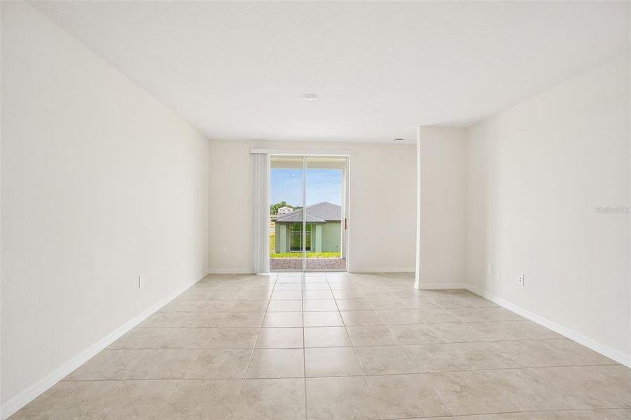 Spacious, unfurnished interior of a new home in Hamilton Bluff - Classic Series, Lake Hamilton (Image 14).