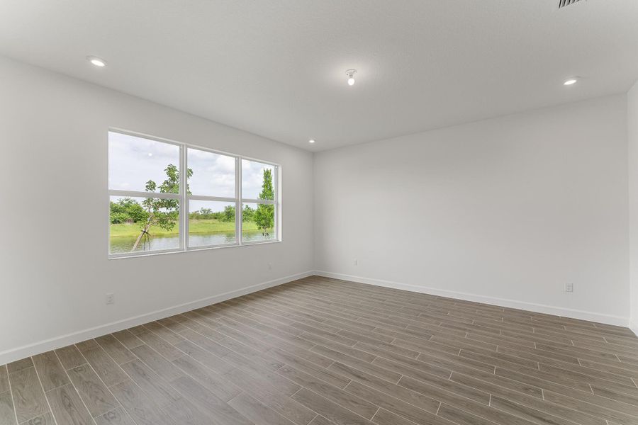 Spacious, unfurnished interior of a new home in , Port St. Lucie (Image 15).