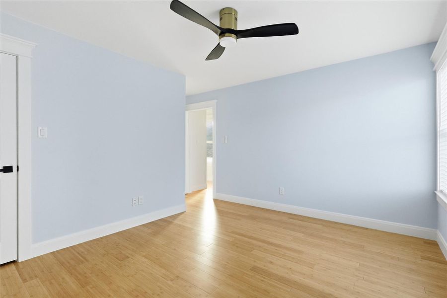 Spacious, unfurnished interior of a new home in , Galveston (Image 27).
