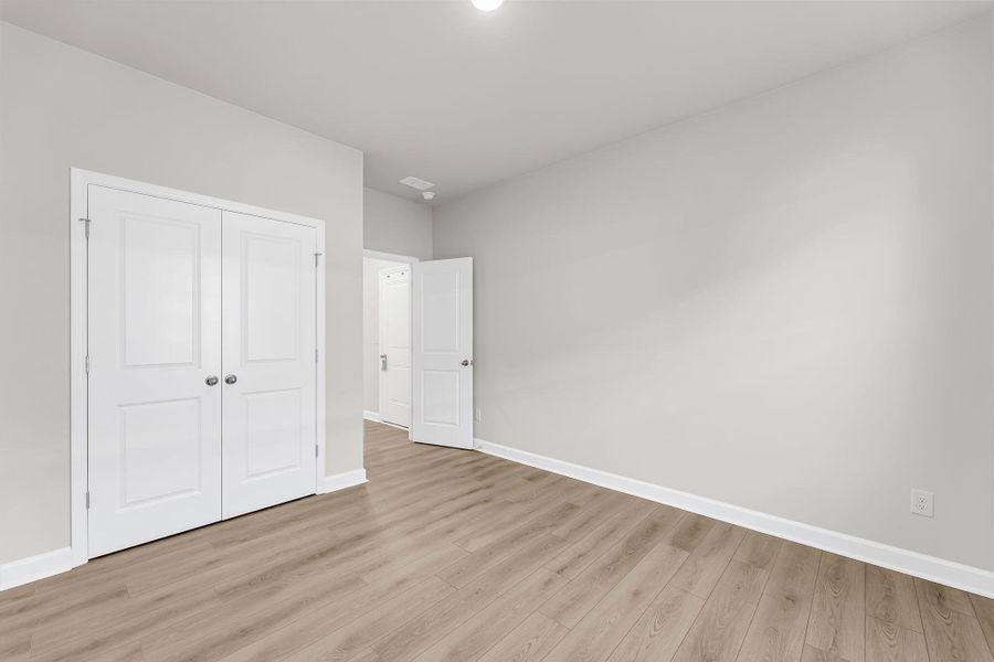 Spacious, unfurnished interior of a new home in , Ravenel (Image 25).