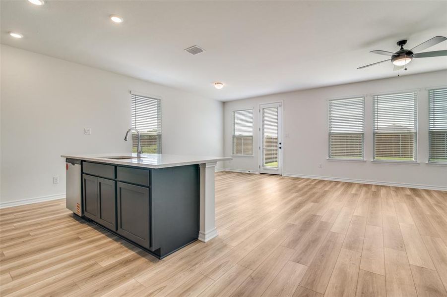 Image 16 of a home in Cottonwood Creek.