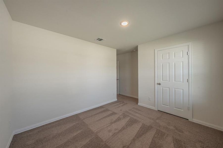 Spacious, unfurnished interior of a new home in Craftsman’s Corner, Cleburne (Image 30).