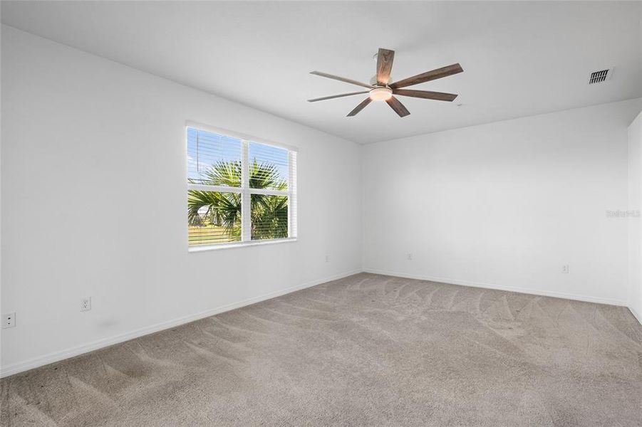 Spacious, unfurnished interior of a new home in , Punta Gorda (Image 40).
