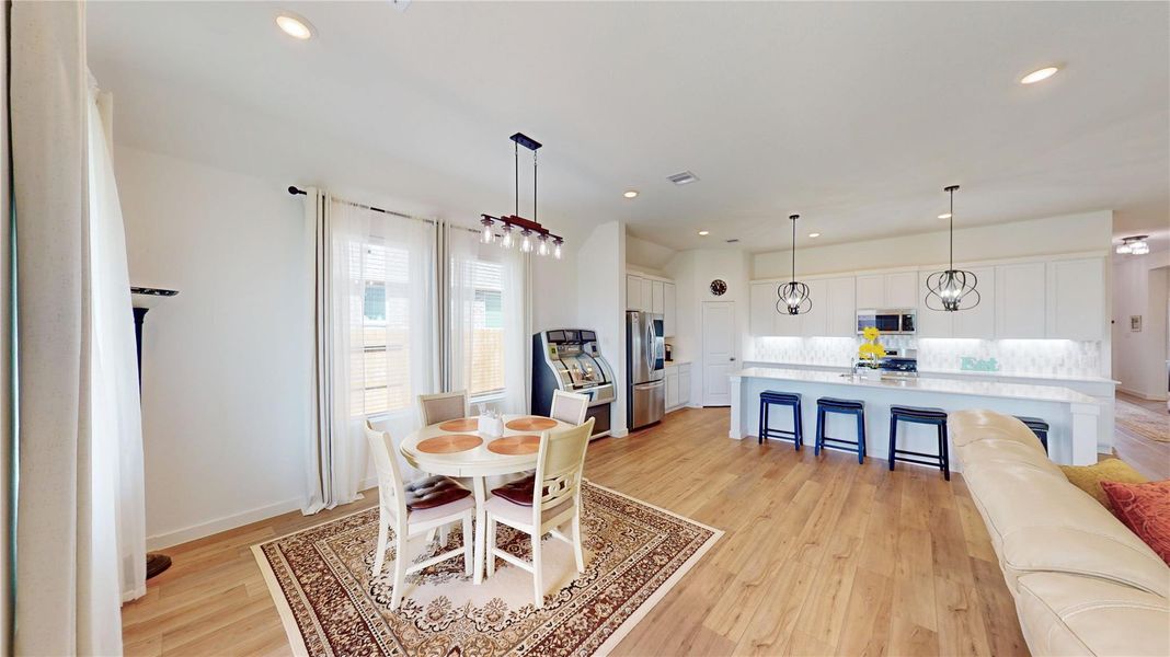 Furnished interior view inside a new home in ARTAVIA, Conroe (Image 27). Furnished interior view inside a new home in ARTAVIA, Conroe (Image 27).