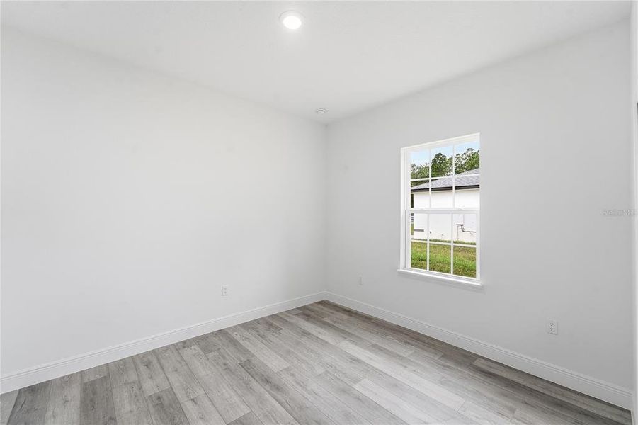 Spacious, unfurnished interior of a new home in , Ocala (Image 21).
