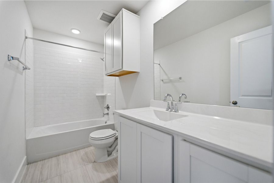 Furnished interior view inside a new home in Bay Creek, Baytown (Image 14).