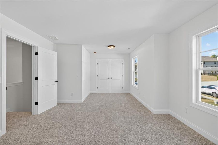 Spacious, unfurnished interior of a new home in , Jefferson (Image 58).