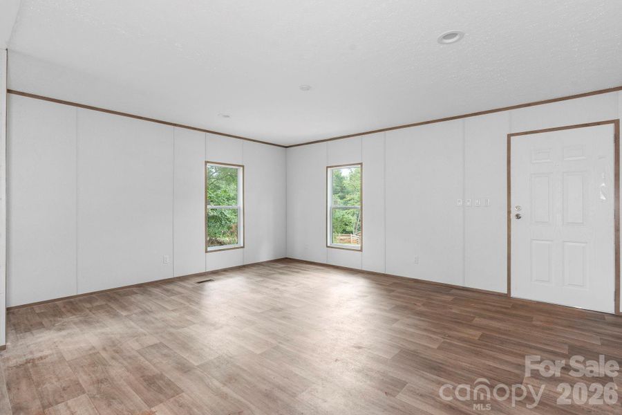 Spacious, unfurnished interior of a new home in , Lincolnton (Image 16).