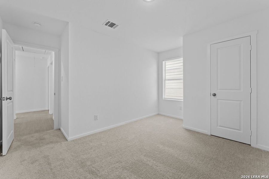Spacious, unfurnished interior of a new home in Espada, San Antonio (Image 16).