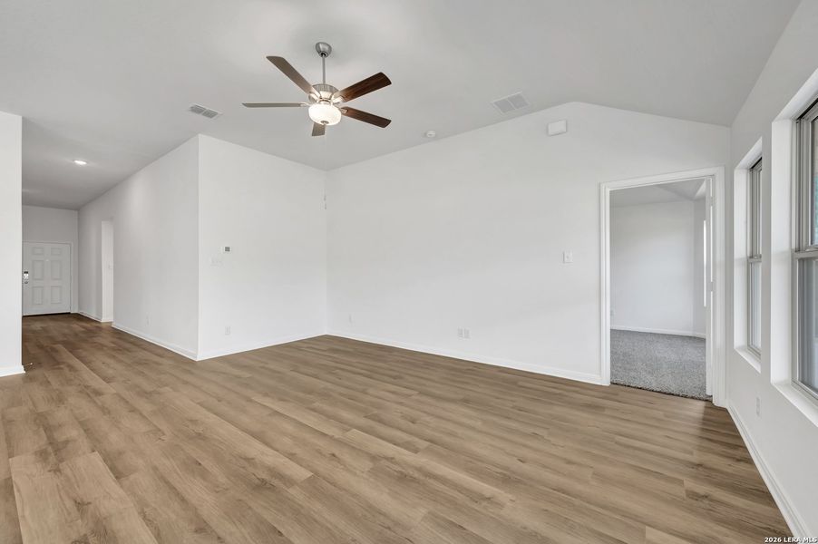 Spacious, unfurnished interior of a new home in Greenspoint Heights, Seguin (Image 22).