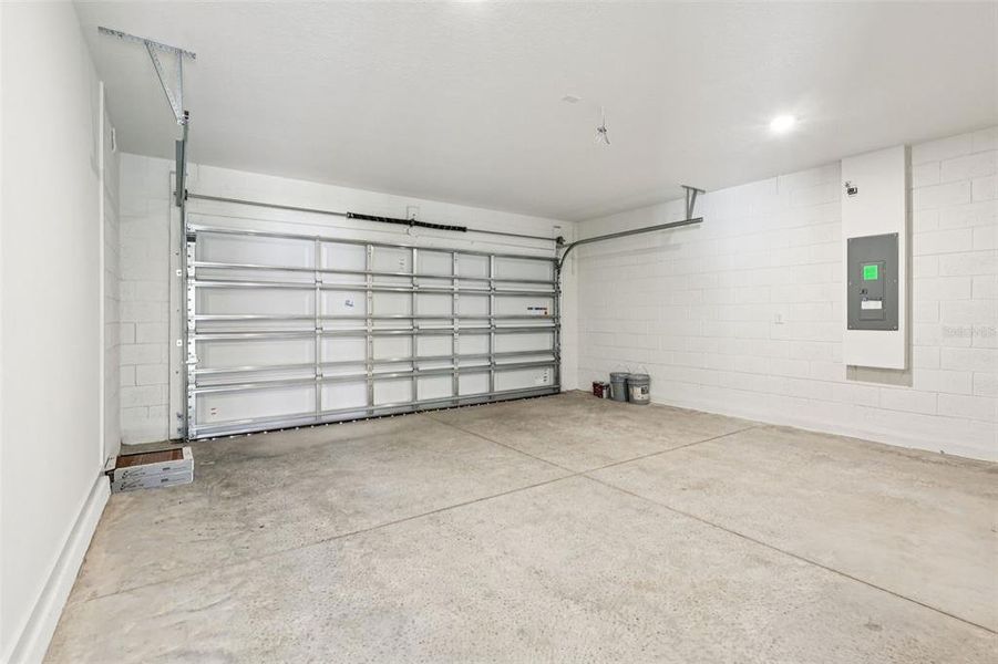 Spacious, unfurnished interior of a new home in Willowbrook North, Winter Haven (Image 37). Spacious, unfurnished interior of a new home in Willowbrook North, Winter Haven (Image 37).