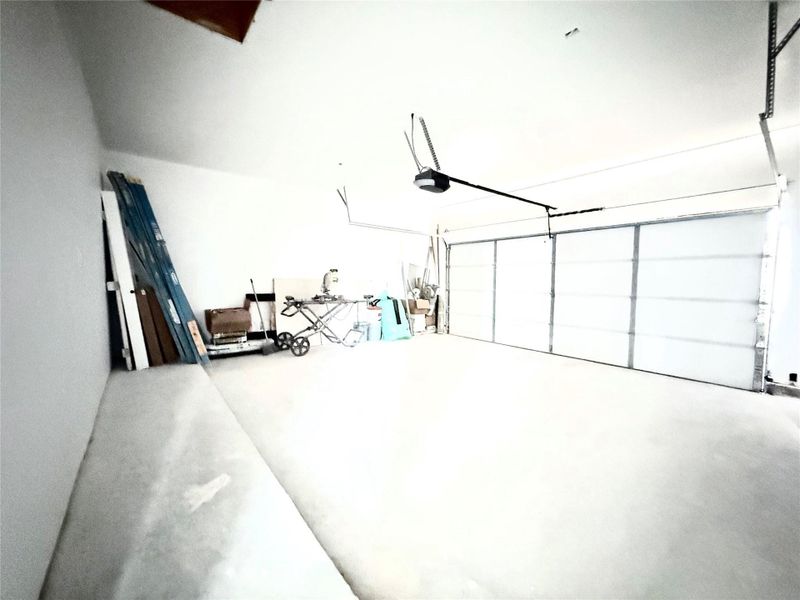 Spacious, unfurnished interior of a new home in , Cleveland (Image 22).