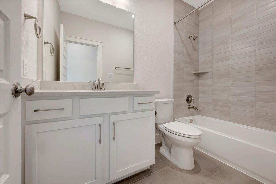 Furnished interior view inside a new home in Elyson 40', Katy (Image 9).