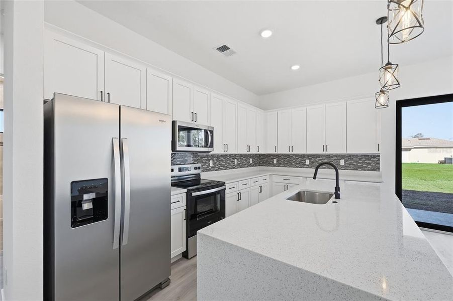 Furnished interior view inside a new home in , Ocklawaha (Image 34).