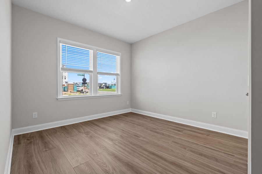 Spacious, unfurnished interior of a new home in Lakeside Townes at Riverlights, Wilmington (Image 21).
