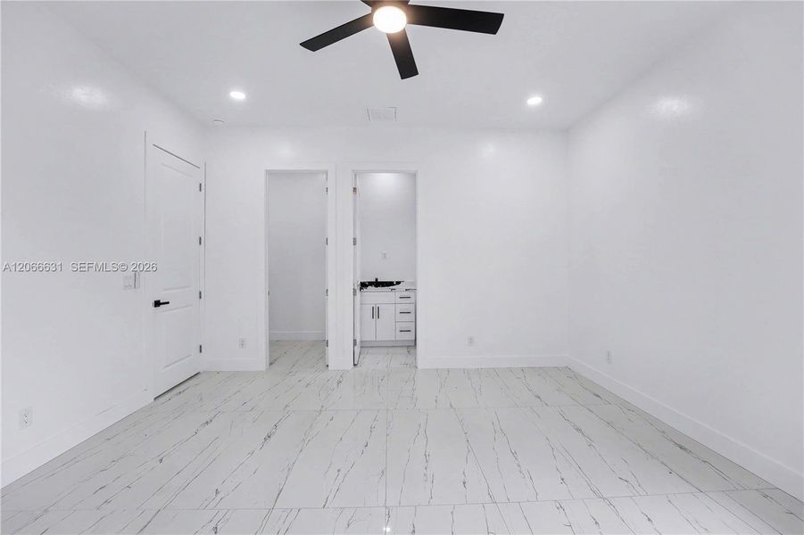 Spacious, unfurnished interior of a new home in , Lehigh Acres (Image 37).
