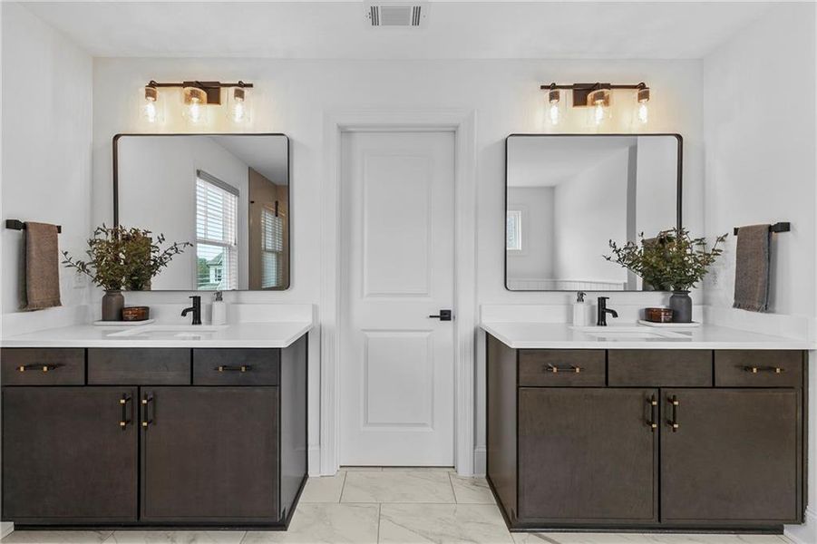 Image 2 of a home in . Image 2 of a home in .