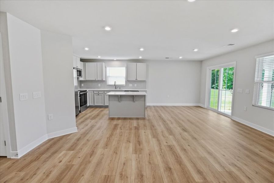 Spacious, unfurnished interior of a new home in Wren Woods Ranches, Gray Court (Image 18).