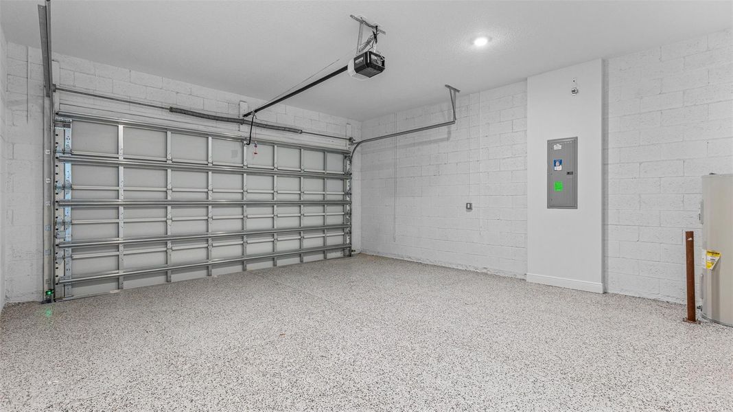 Spacious, unfurnished interior of a new home in , Port St. Lucie (Image 14).