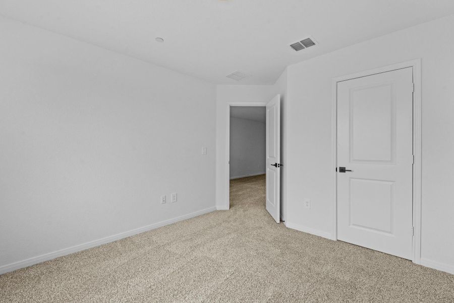Spacious, unfurnished interior of a new home in Avery Centre, Round Rock (Image 21).